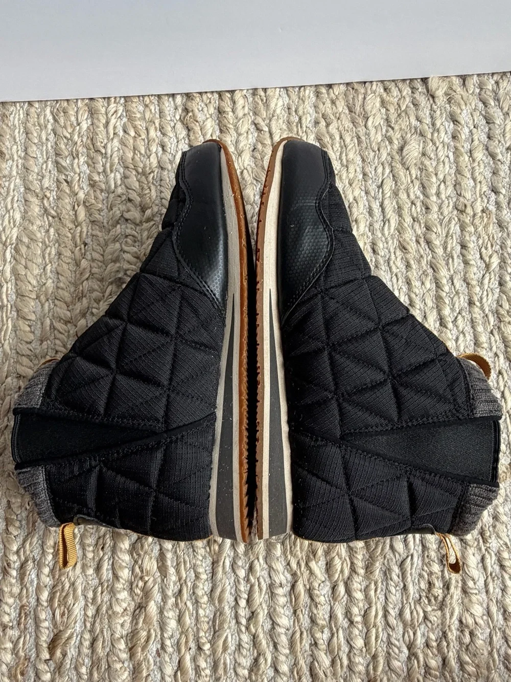 Teva Re Ember Mid Black Quilted Hiking Camping Rain Snow Ankle Boots Booties 8